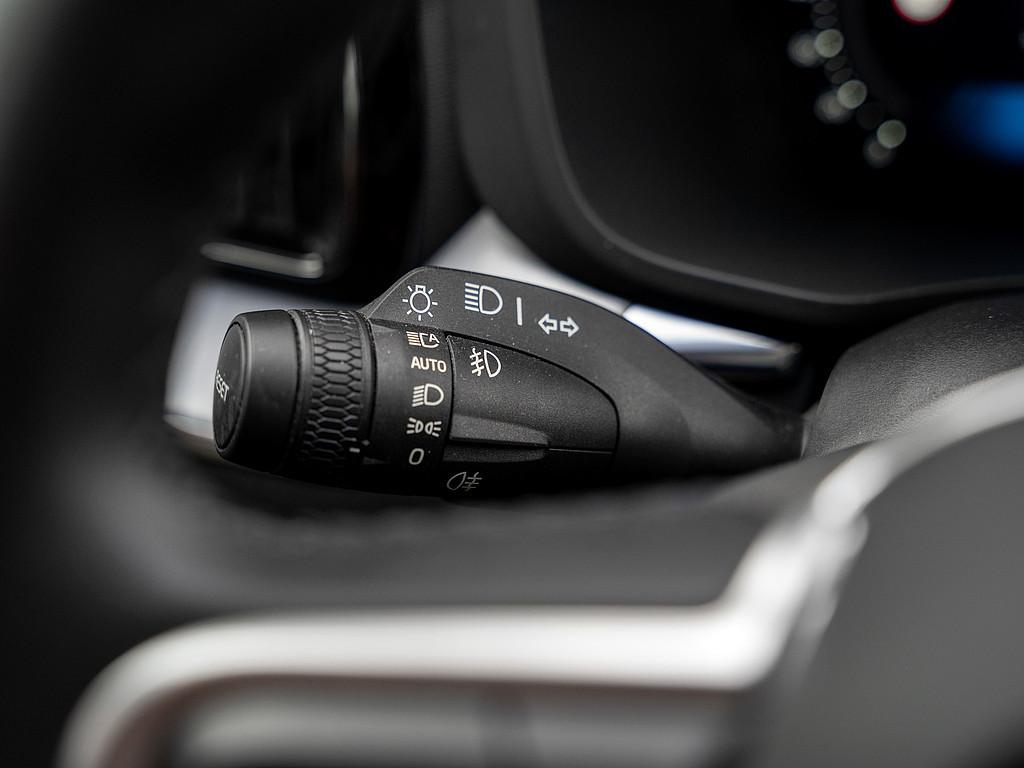 Volvo XC60 B4 Momentum Pro LED SCHEINWERFER ACC KAMERA