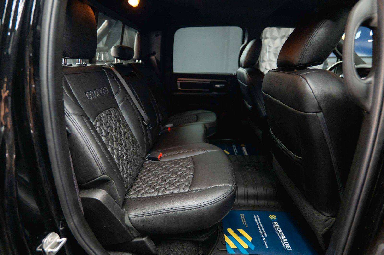 Fahrzeugabbildung Dodge RAM 5.7 V8 HEMI 4x4 Sport OFFROAD Night WARLOCK