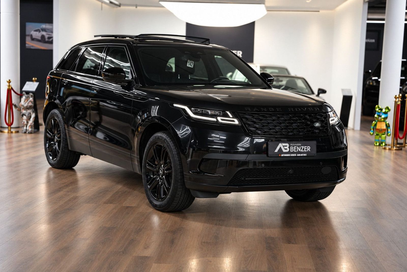Fahrzeugabbildung Land Rover Range Rover Velar P400e *Panorama*Meridian*Kam