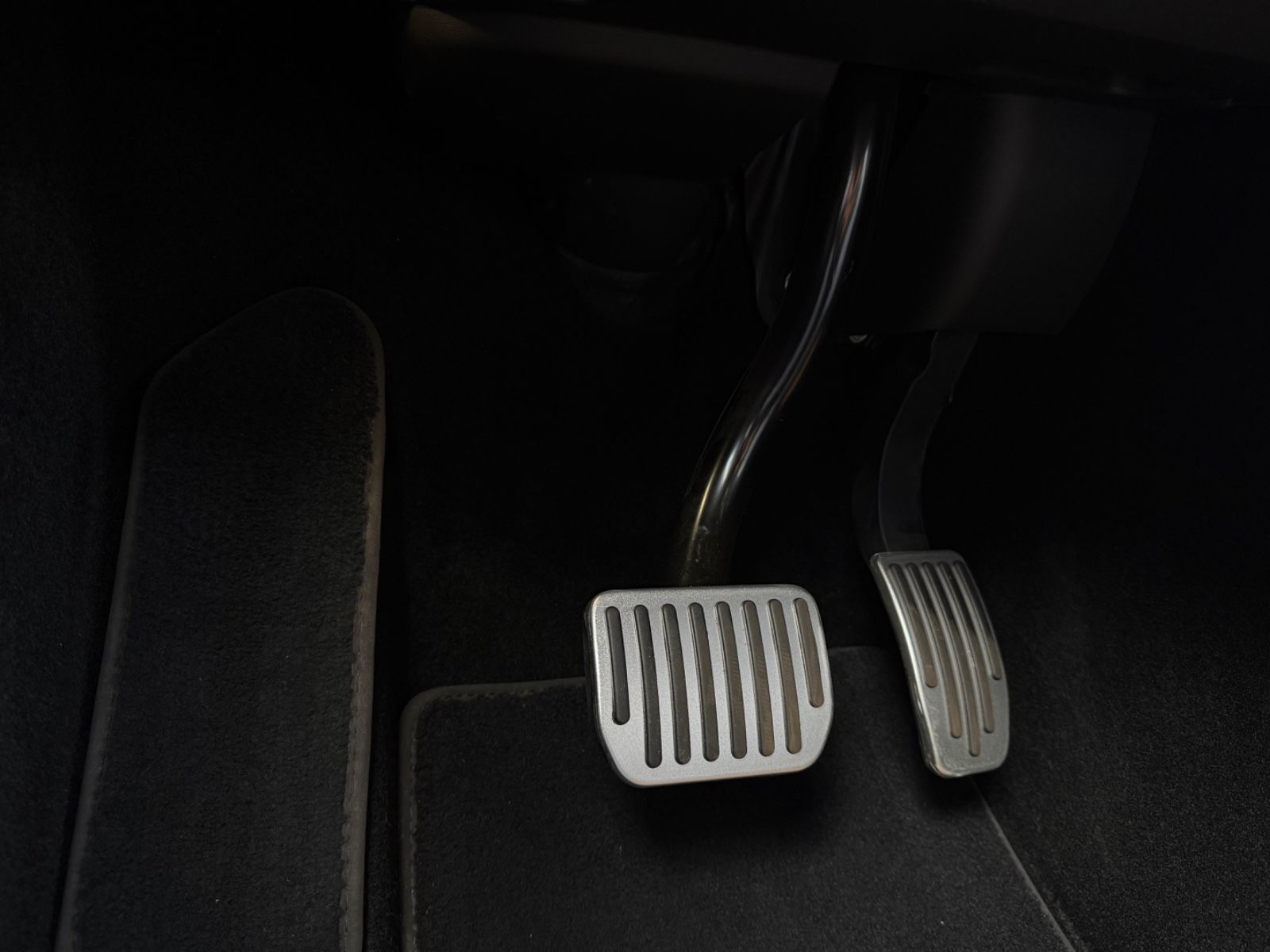 Tesla Model Y Long Range Dual AWD 21 ZOLL STANDHEIZUNG foto 23