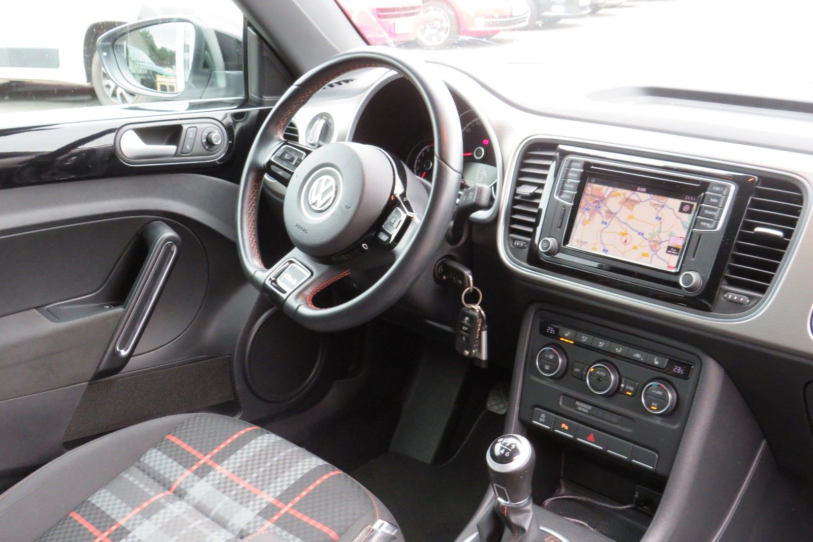 Fahrzeugabbildung Volkswagen Beetle Lim. Club XENON NAVI APP-CONNECT PDC 18`