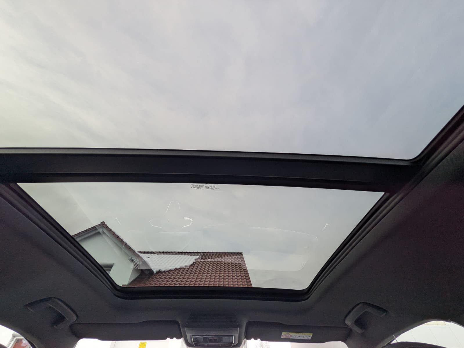 Fahrzeugabbildung Volkswagen Tayron 2.0 TDI 4M R-Line 7Si*MATRIX*AHK*PANO*HUD