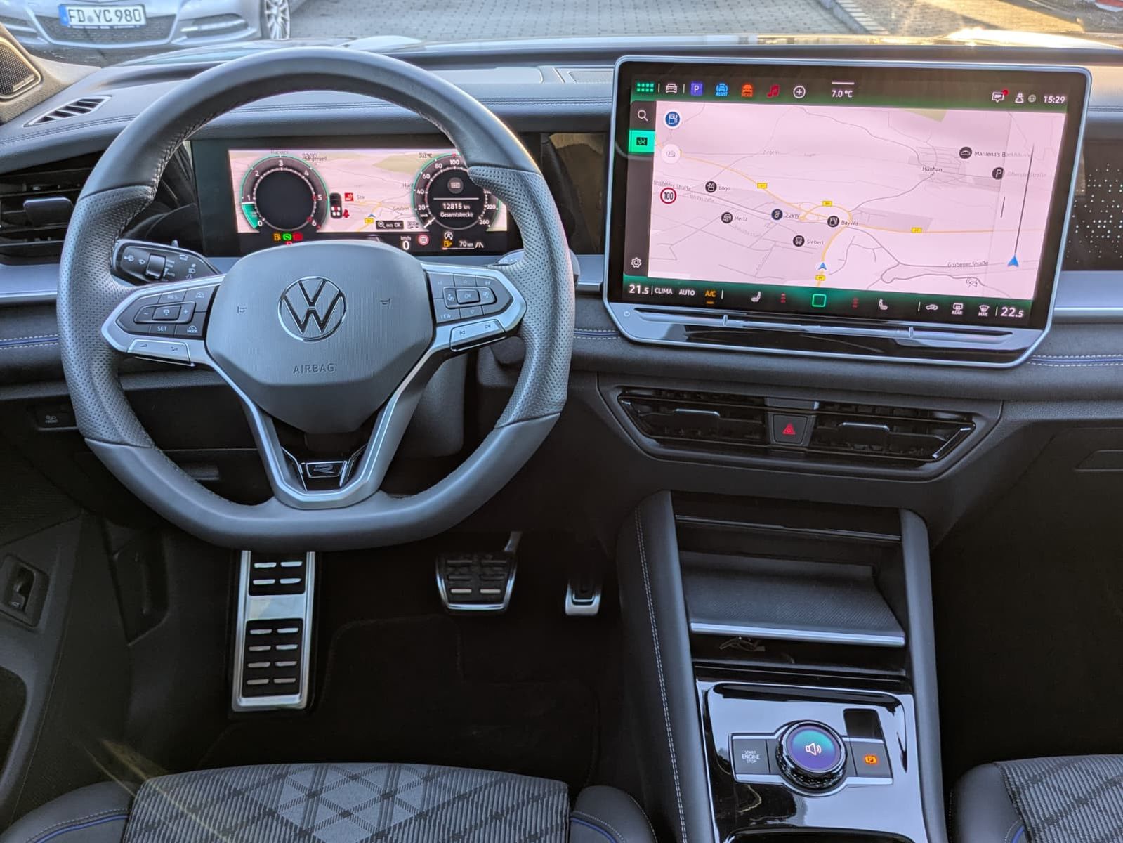 Fahrzeugabbildung Volkswagen Tayron 2.0 TDI 4M R-Line 7Si*MATRIX*AHK*PANO*HUD