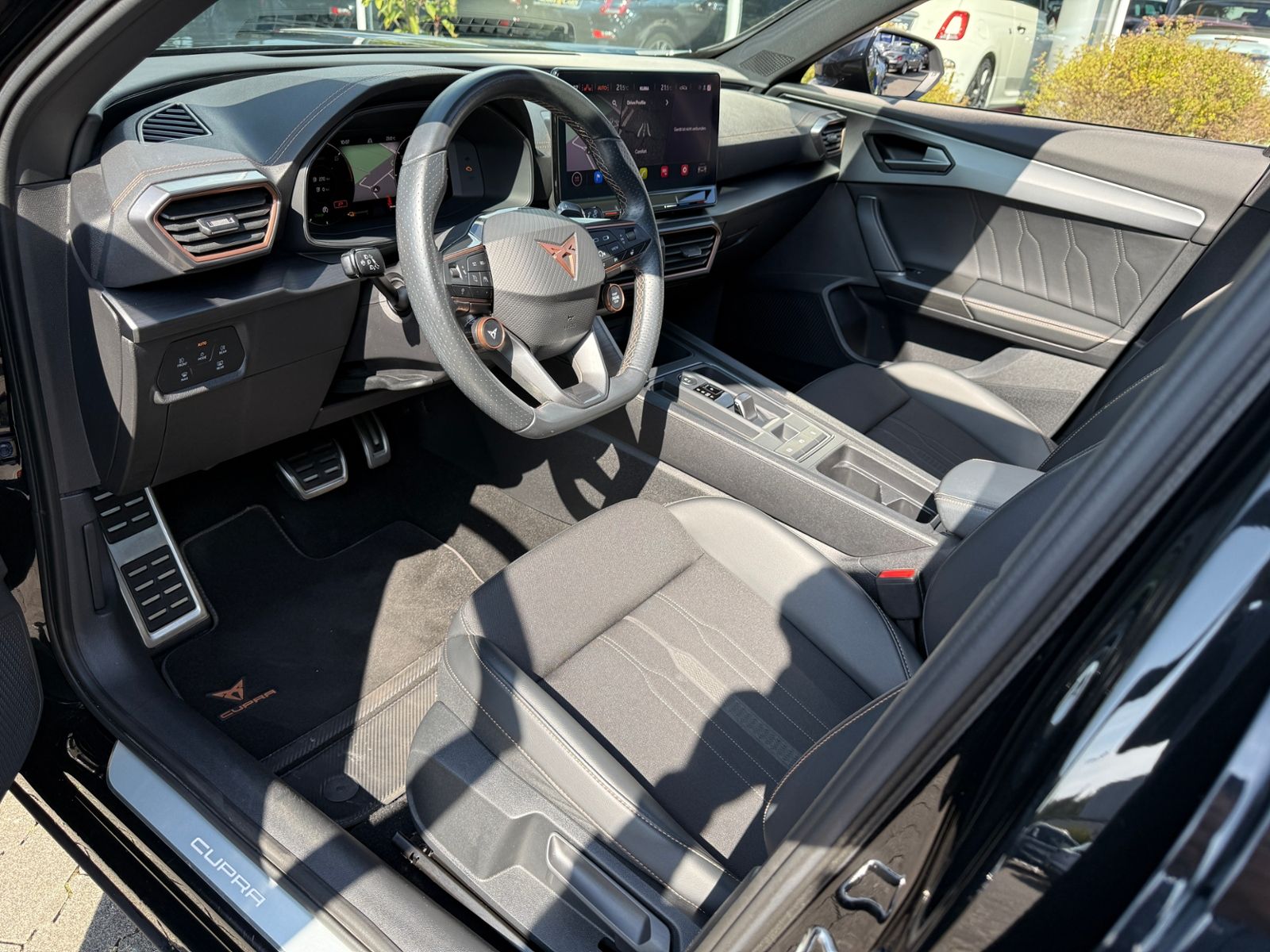 Fahrzeugabbildung CUPRA Formentor VZ e-Hybrid PANO LED NAVI ALU