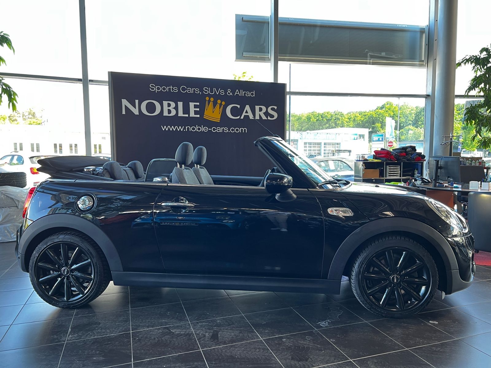 Fahrzeugabbildung MINI Cooper S Cabrio Chili LED NAVI SHZ