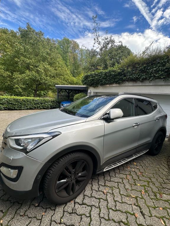 Image of Hyundai SANTA FE