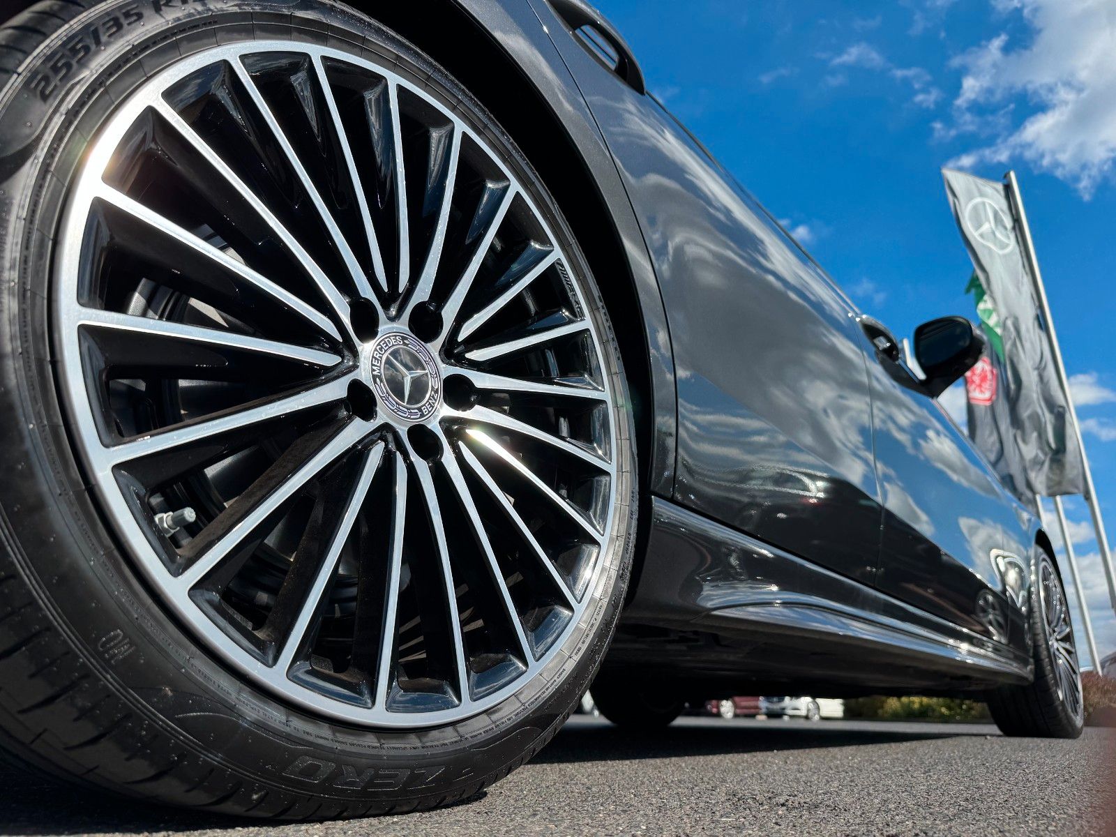 Fahrzeugabbildung Mercedes-Benz C 220 d T AMG Burm+AHK+Pano+360°+Distr+Memory