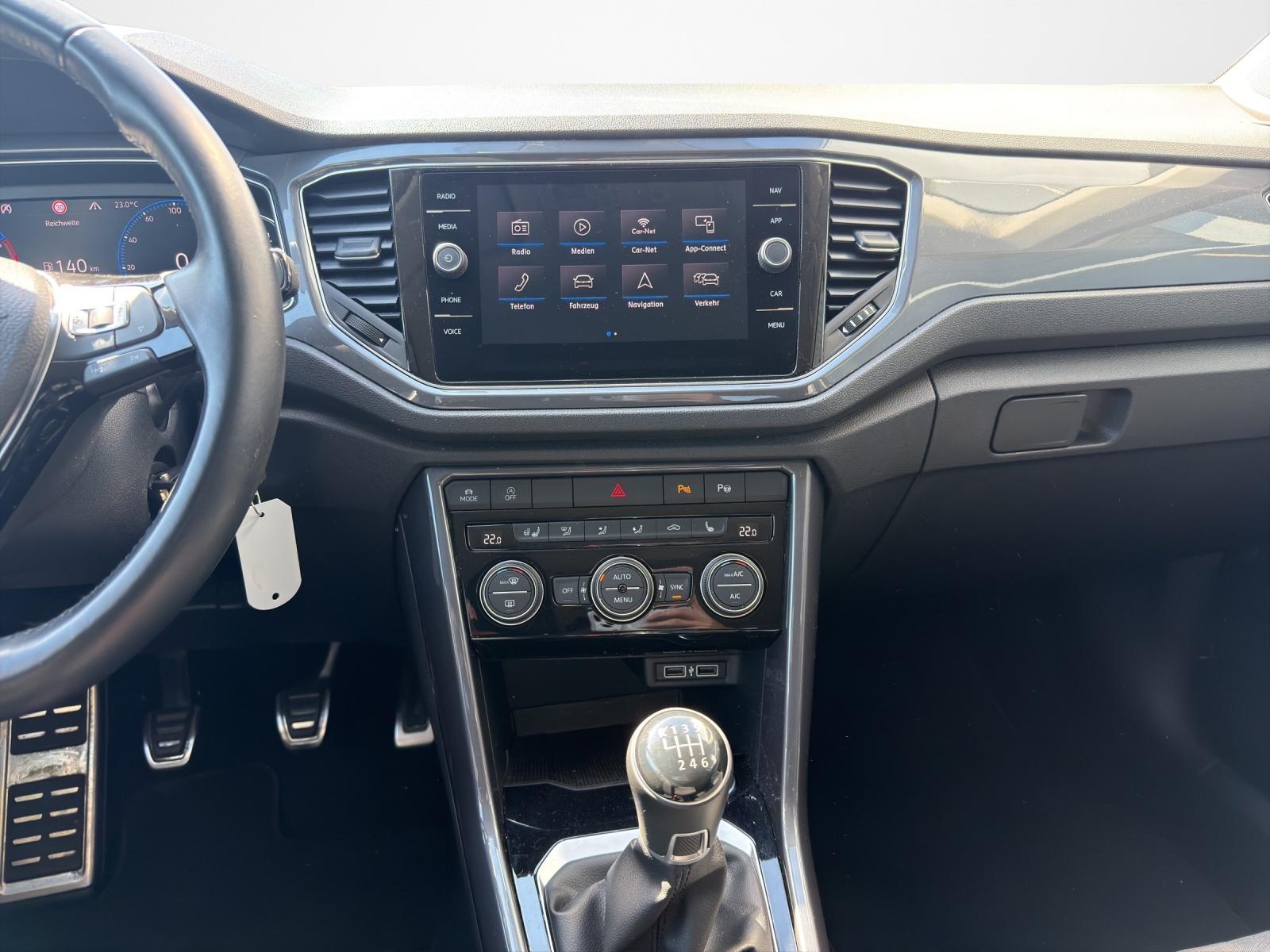 Volkswagen T-Roc 1.5 TSI IQ.DRIVE  AHK Navi LED PDC LM Temp