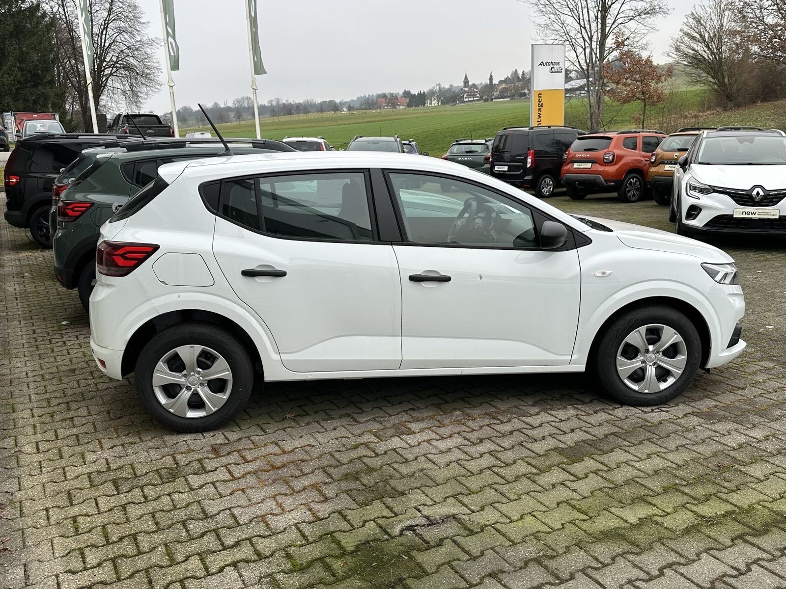 Fahrzeugabbildung Dacia Sandero Essential SCe 65