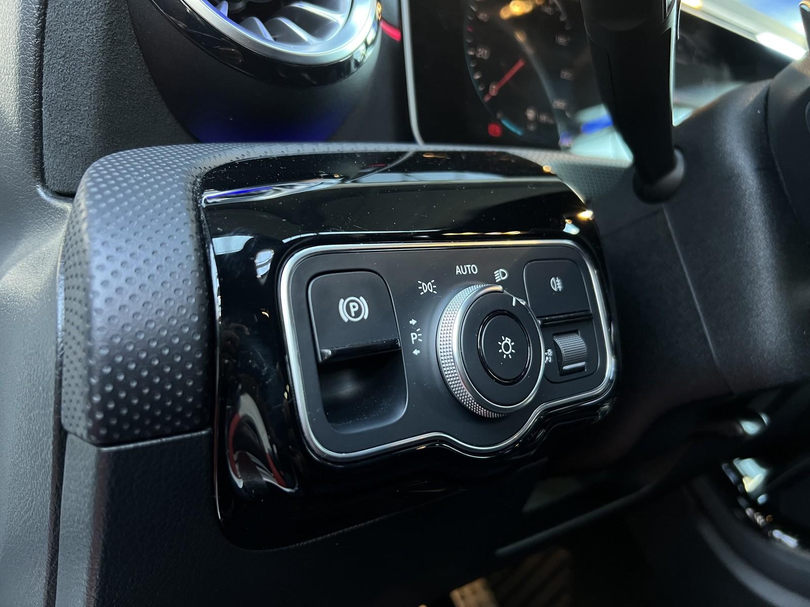 Mercedes-Benz A 250 AMG Line LED / ATTENTION ASSIST / SPURHALT