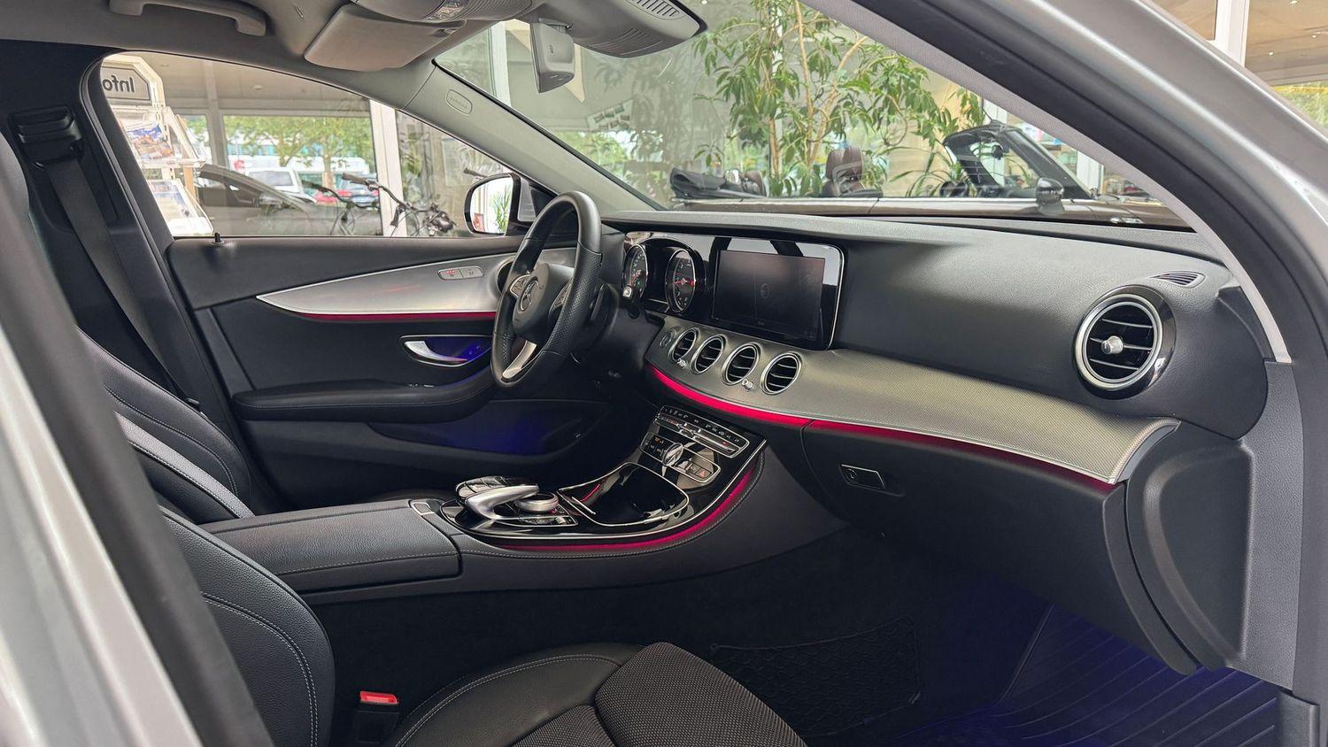 Mercedes-Benz E 220 E 220 d  Avantgarde LED/NAVI/CARPLAY