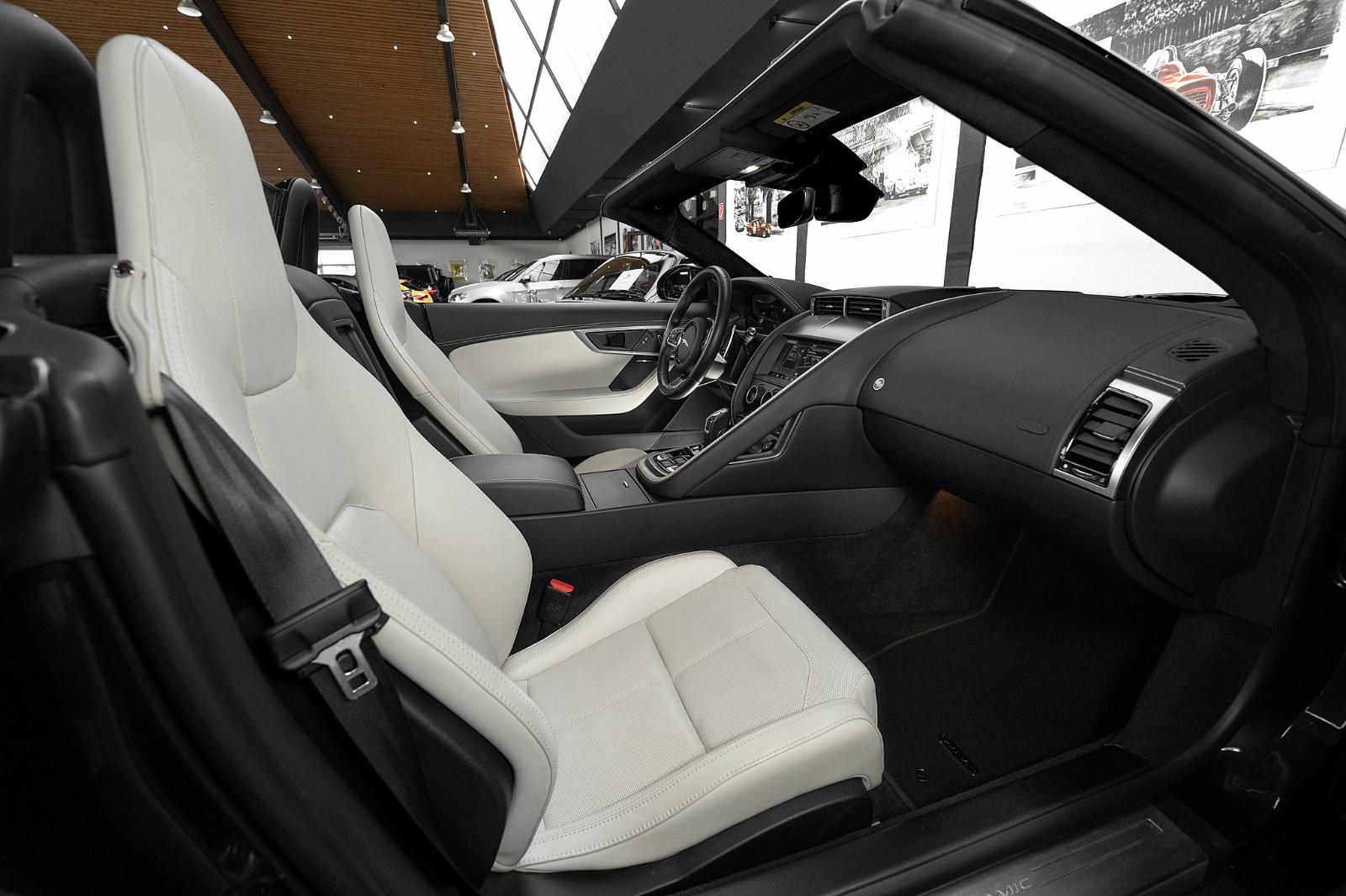 Jaguar F-Type Cabrio P300 R-Dynamic #BLACK PACK #TRAUM