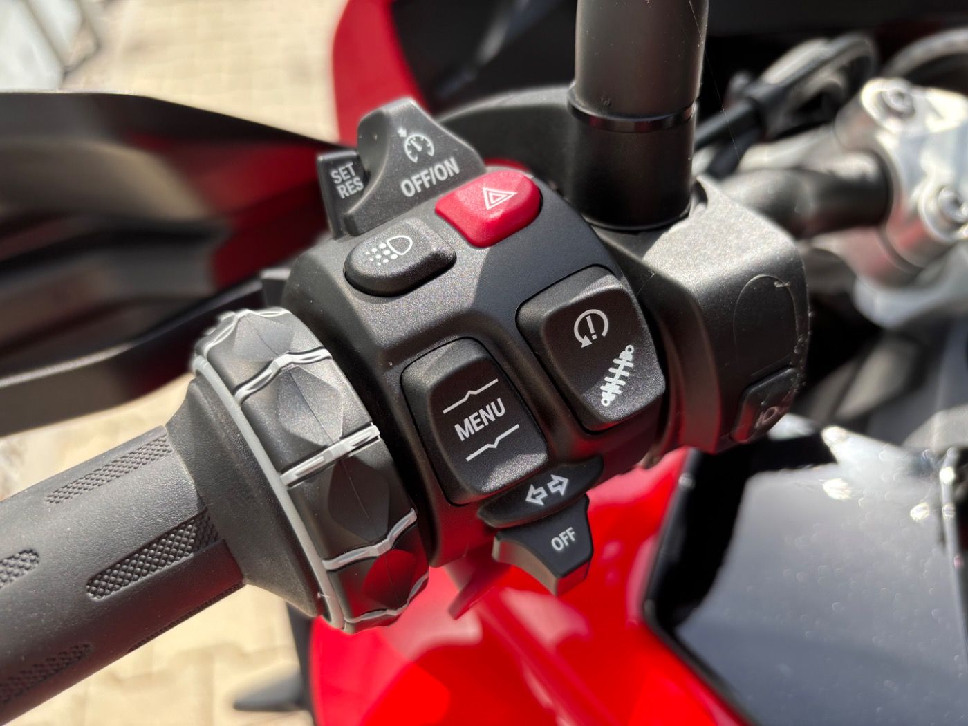 Fahrzeugabbildung BMW S 1000 XR Touren- und Dynamik Paket Seitenkoffer