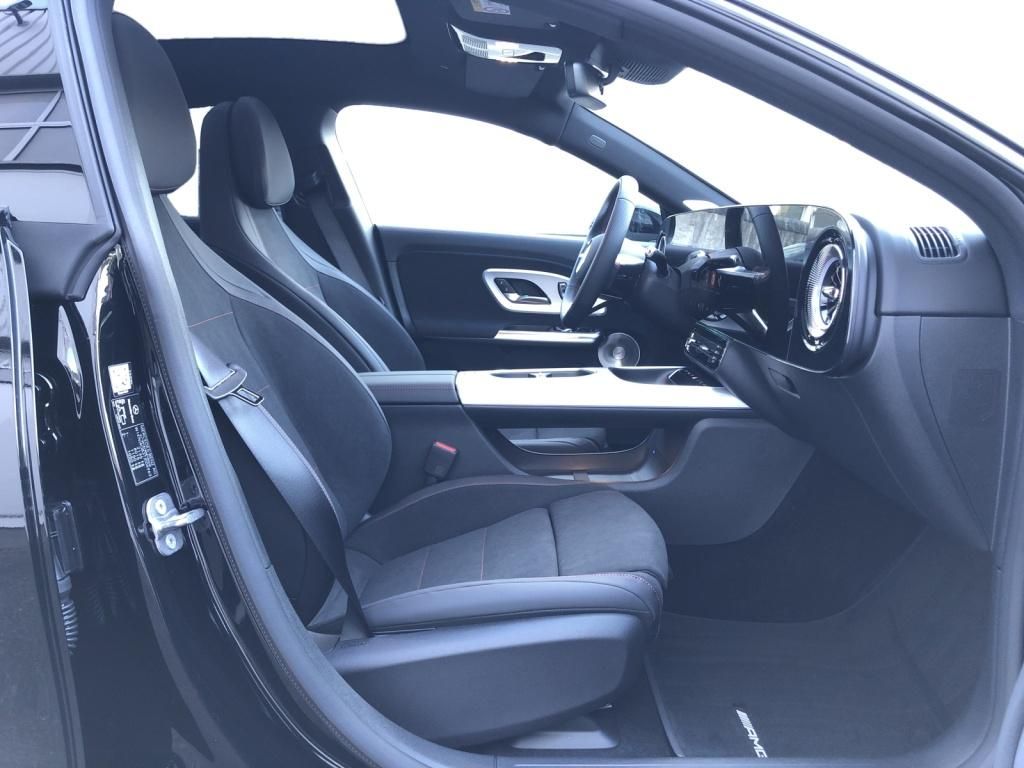 Mercedes-Benz CLA 220 AMG MBUX Superscreen Burm MBeam Night foto 5