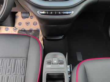 Fiat 500e Red 23,8kw +KeyLess+SHZ+PDC+SoundSys