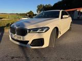 BMW 520d Touring M-SPORTPAKET Digital DISPLAY - mit Diesel-Antrieb: Weiß, Kombi, Sportpaket
