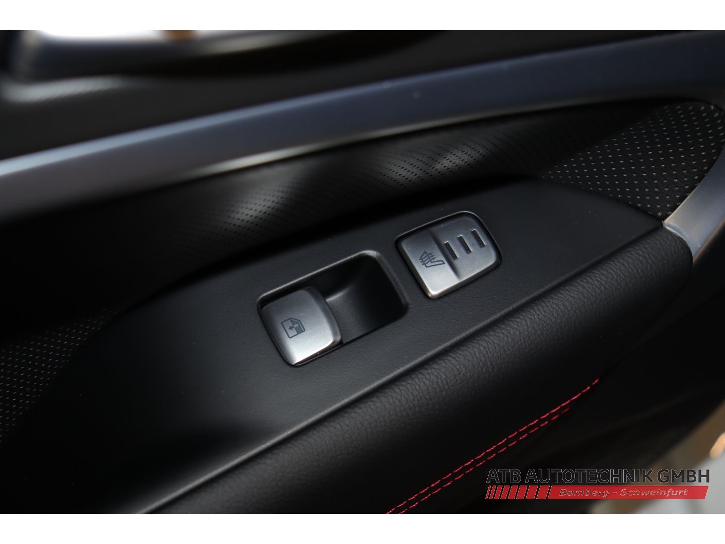 Fahrzeugabbildung Genesis G70 Shooting Brake 2.0T PLUS 4WD SPORT, Sitz, In