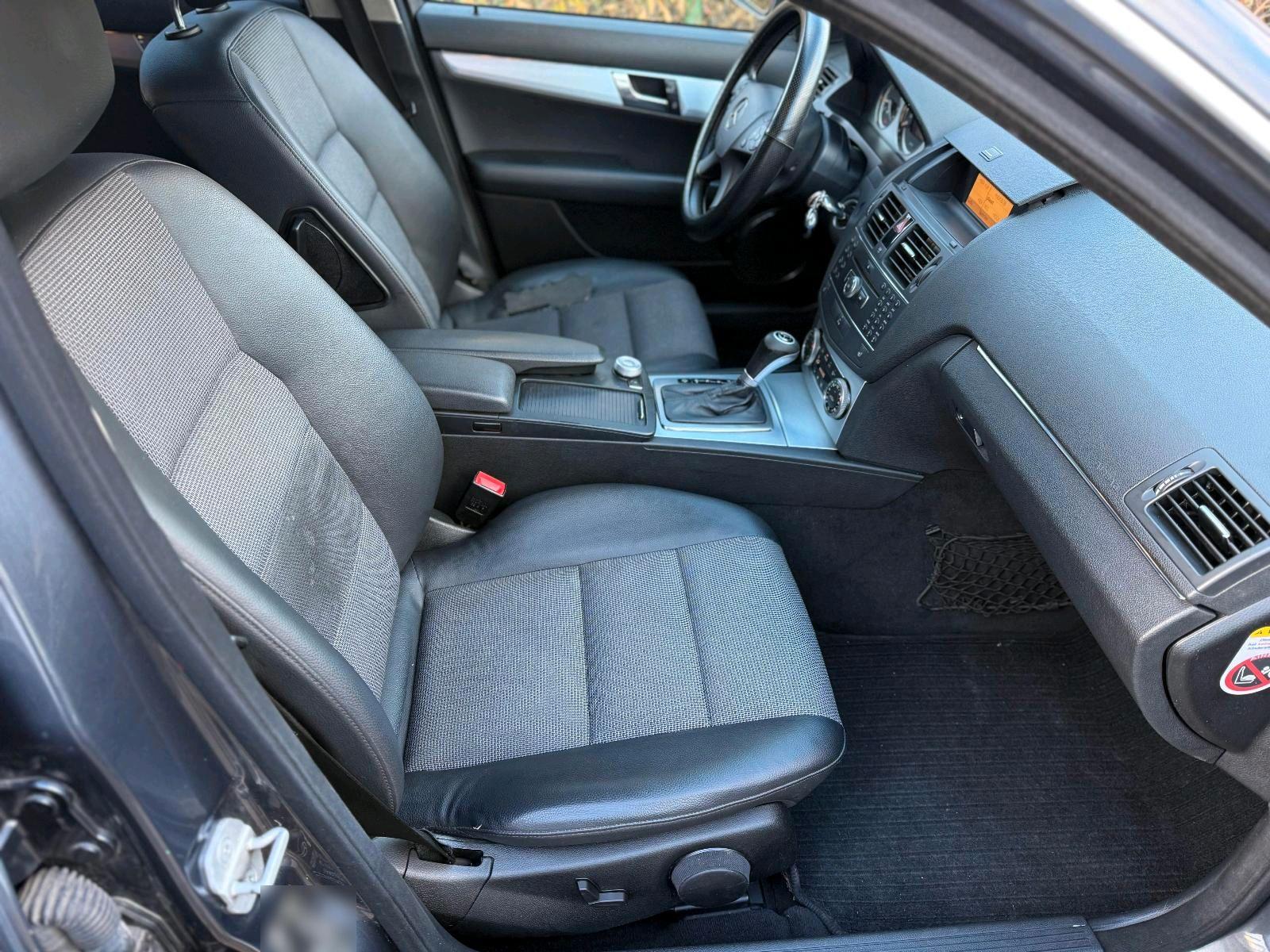Mercedes-Benz 320 2008 — photo 15