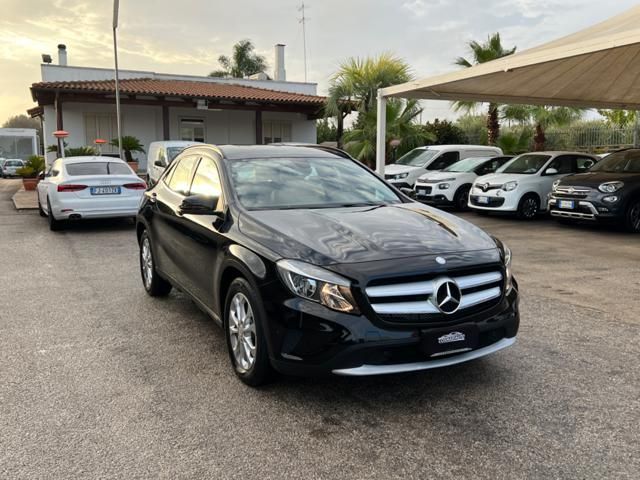 Mercedes-Benz MERCEDES-BENZ GLA 200 d Automatic 4Matic Sport *