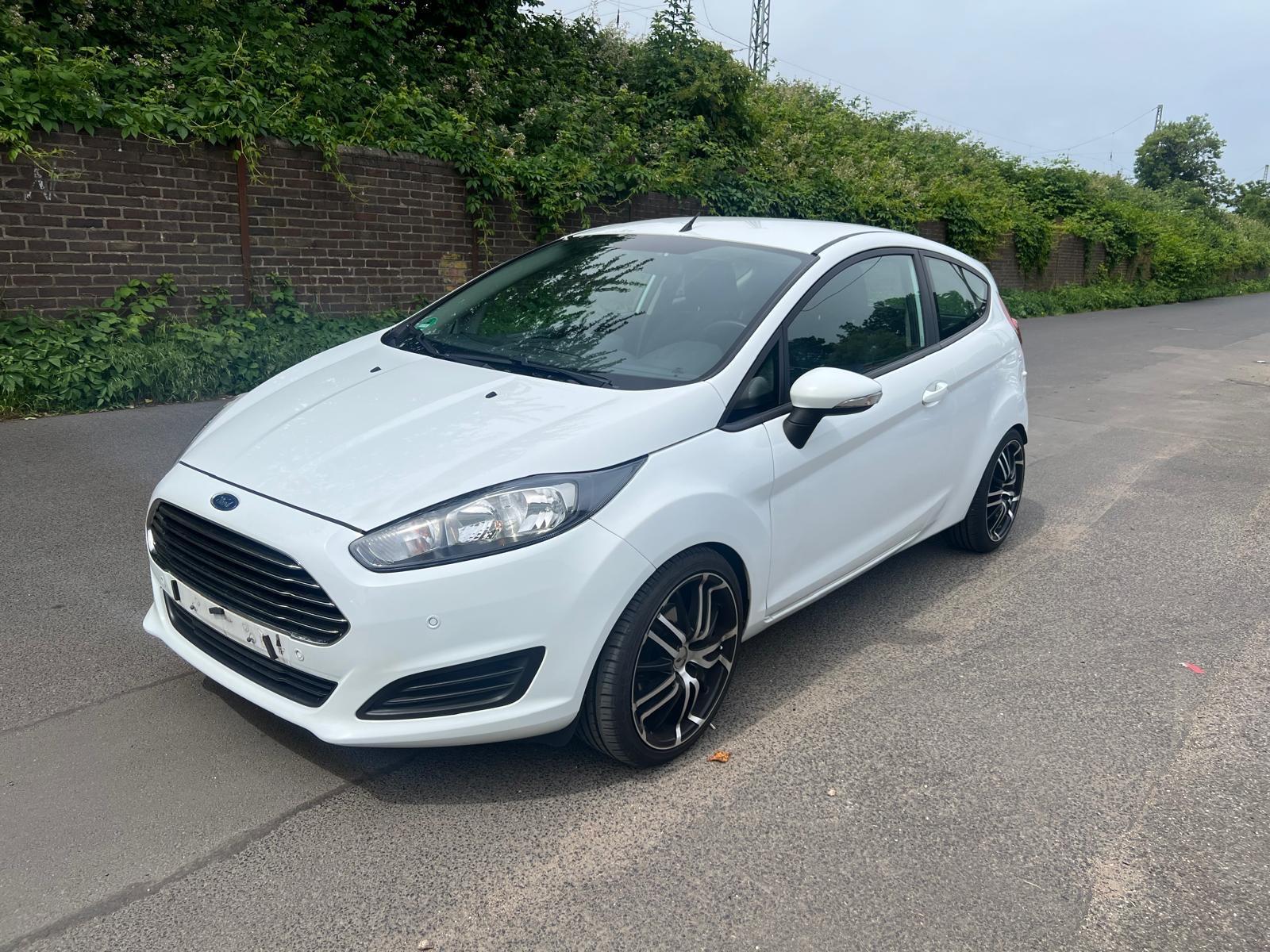 Ford Fiesta Sync Edition NEUE TÜV
