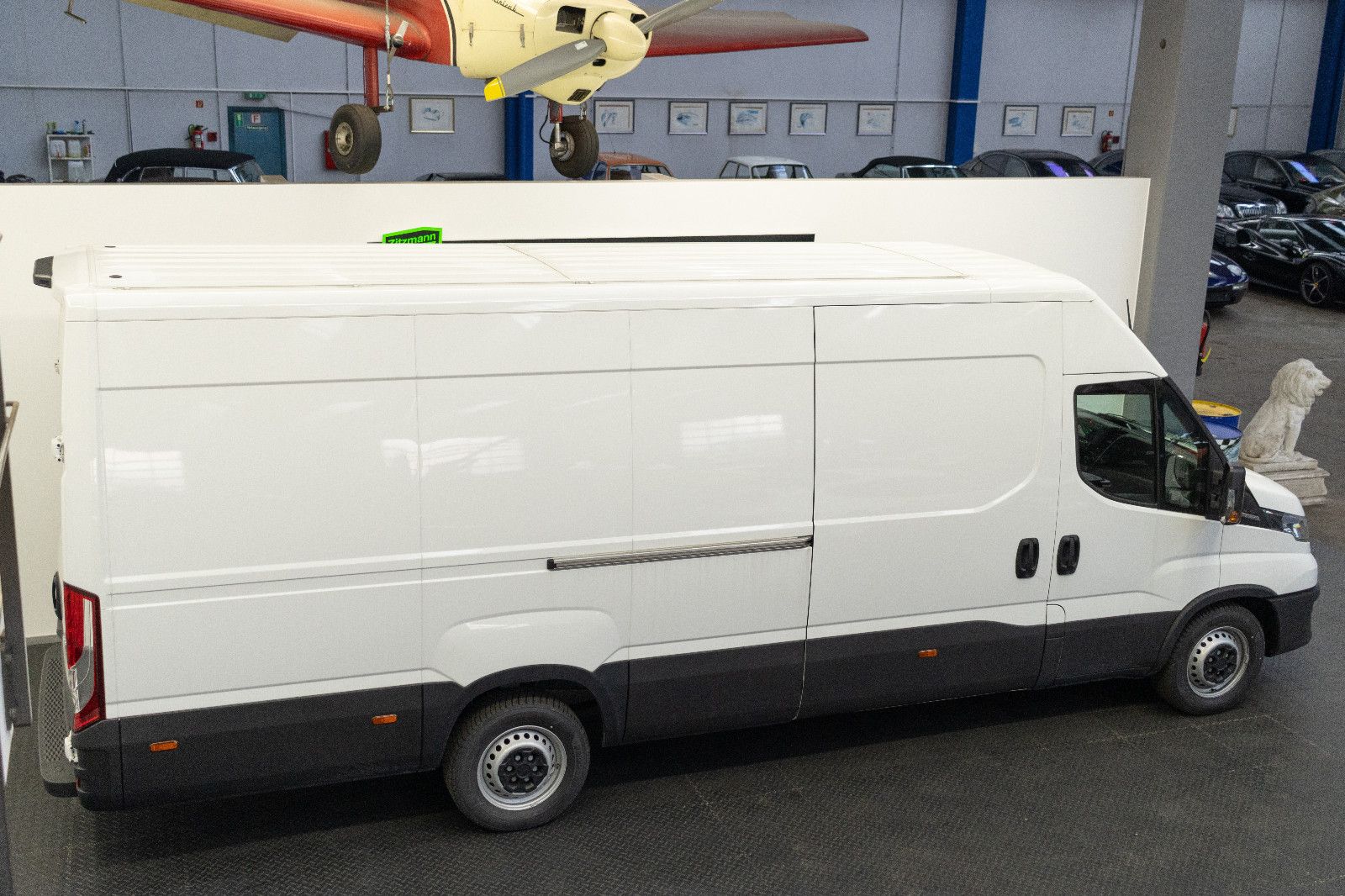 Fahrzeugabbildung Iveco Daily 35S16H3.0 EA8 V AUTOMATIK KASTENWAGEN 3,0L