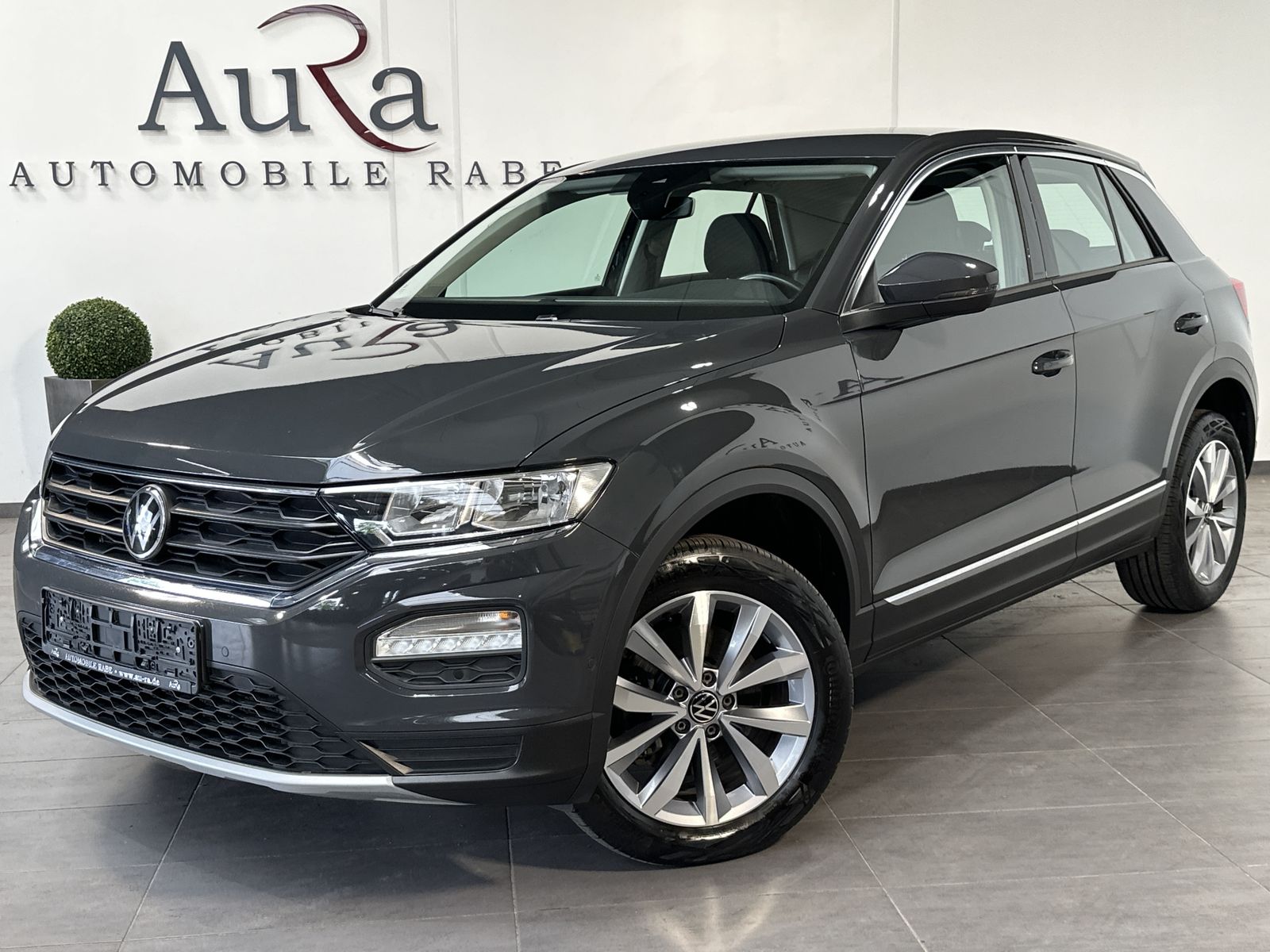 Fahrzeugabbildung Volkswagen T-Roc 2.0 TDI DSG Style NAV+ACC+AHK+TOTW+PARKASS