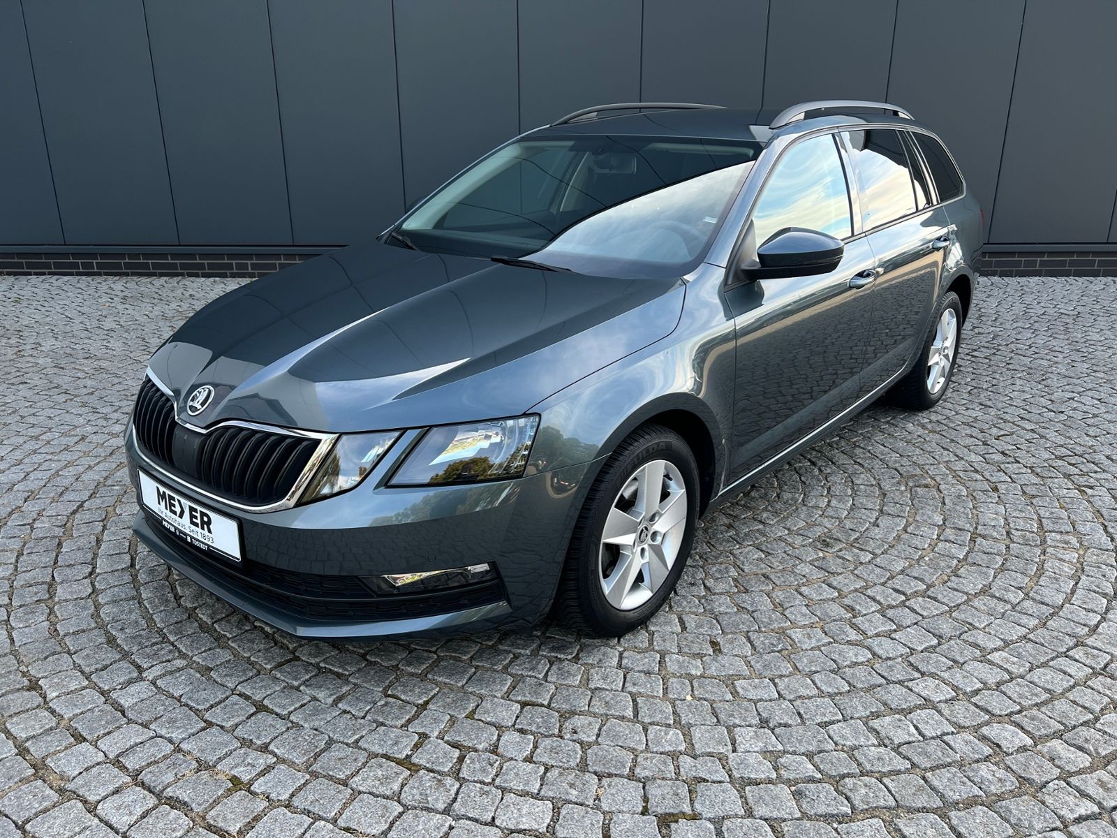 Fahrzeugabbildung SKODA Octavia III Combi Ambition 1.5 TSI DSG *Navi, Cl
