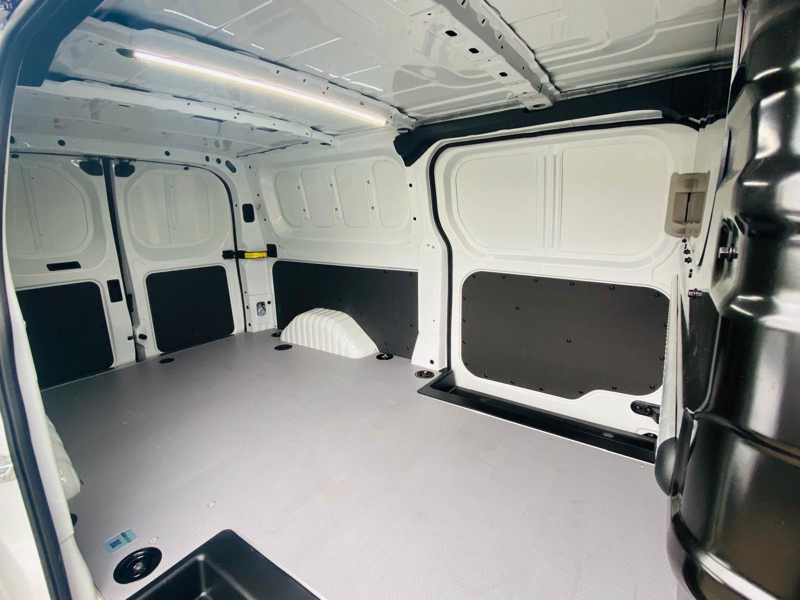 Fahrzeugabbildung Maxus eDeliver 7 L2 3,5t 3SIT+LED+NAVI+SHZ+KAMER+ACC+
