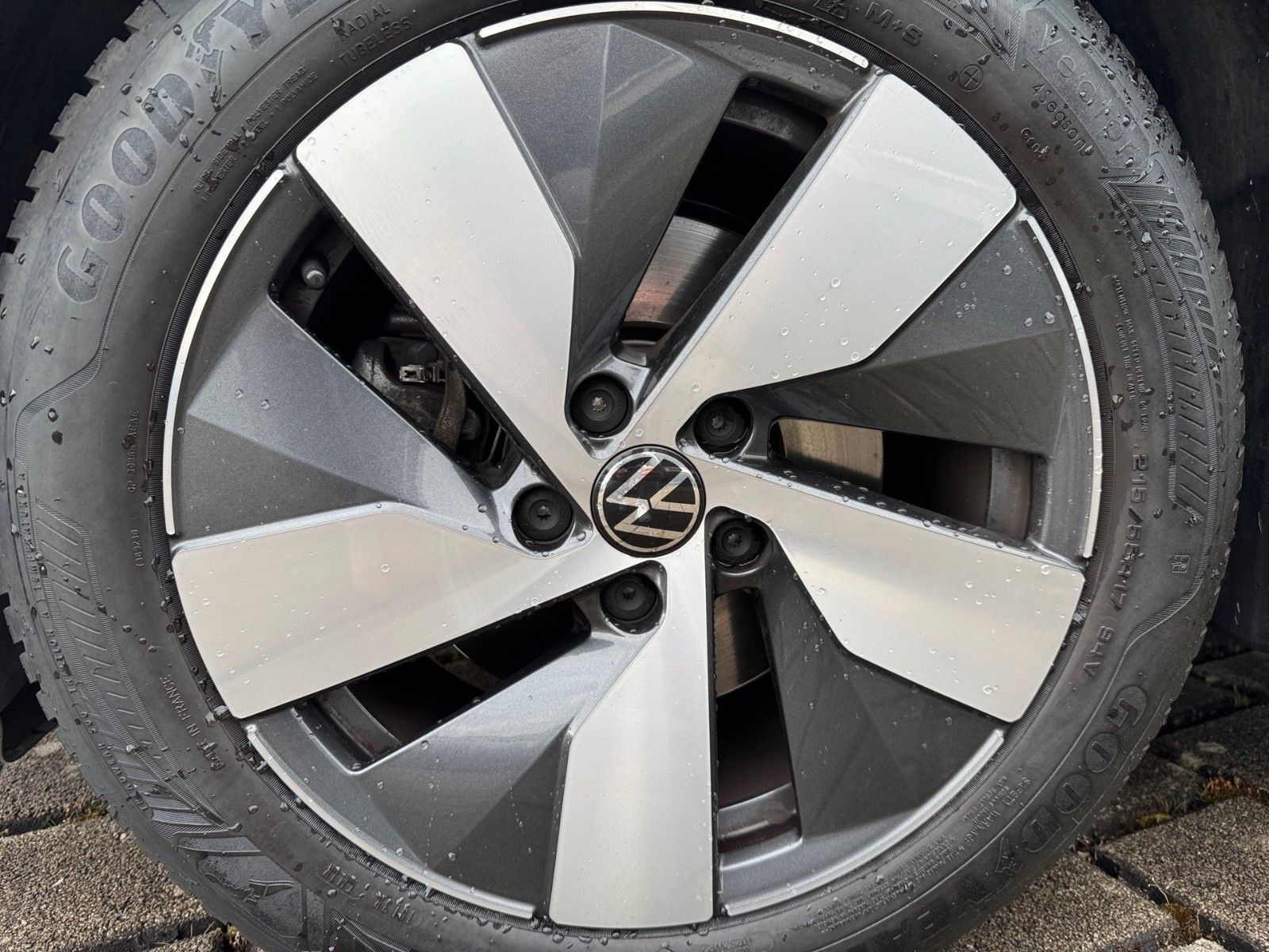 Fahrzeugabbildung Volkswagen Passat Variant 1.5 eTSI Business