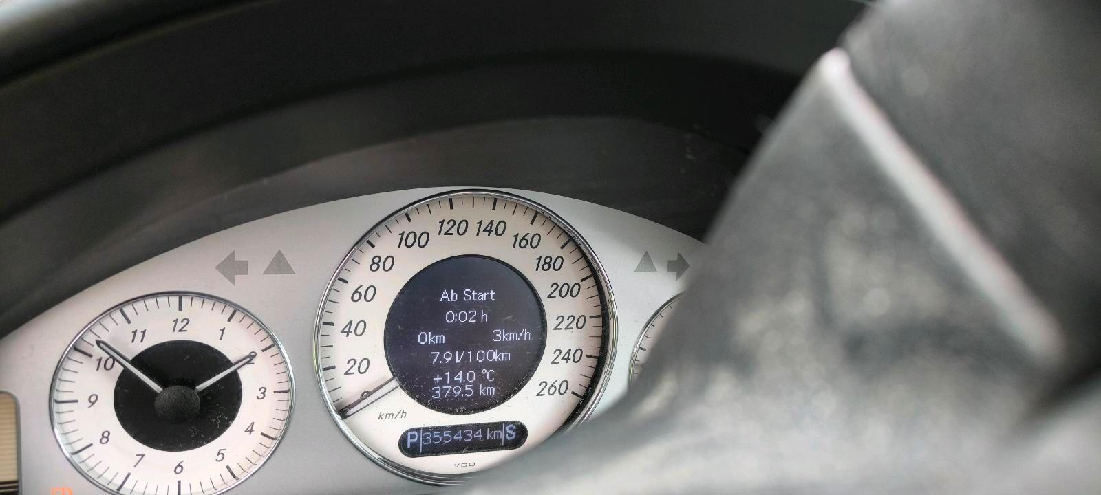Mercedes-Benz E220 2005 — photo 5