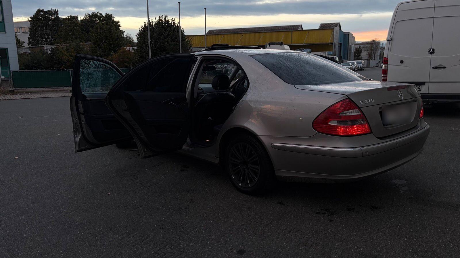 Mercedes-Benz E 270