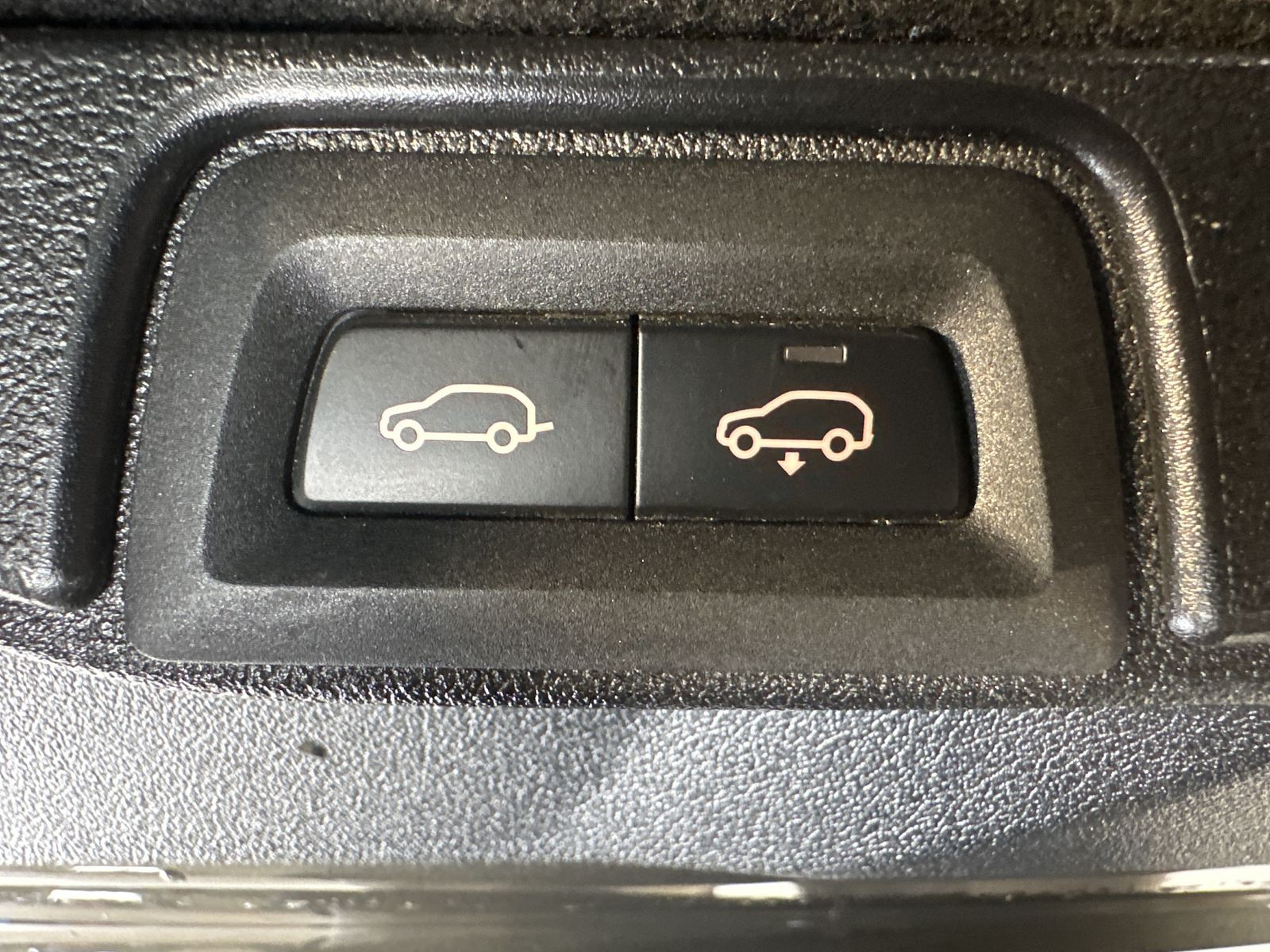 Fahrzeugabbildung BMW X5 xDrive30d M-Sport NAV+LED+AHK+360°+HUD+PANORA