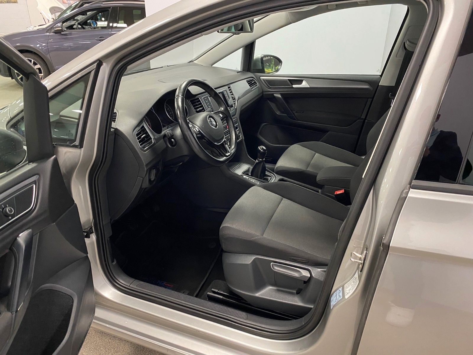 Fahrzeugabbildung Volkswagen Golf Sportsvan 1.2 TSI Trendline+AHK+NAVI+CD+BC+