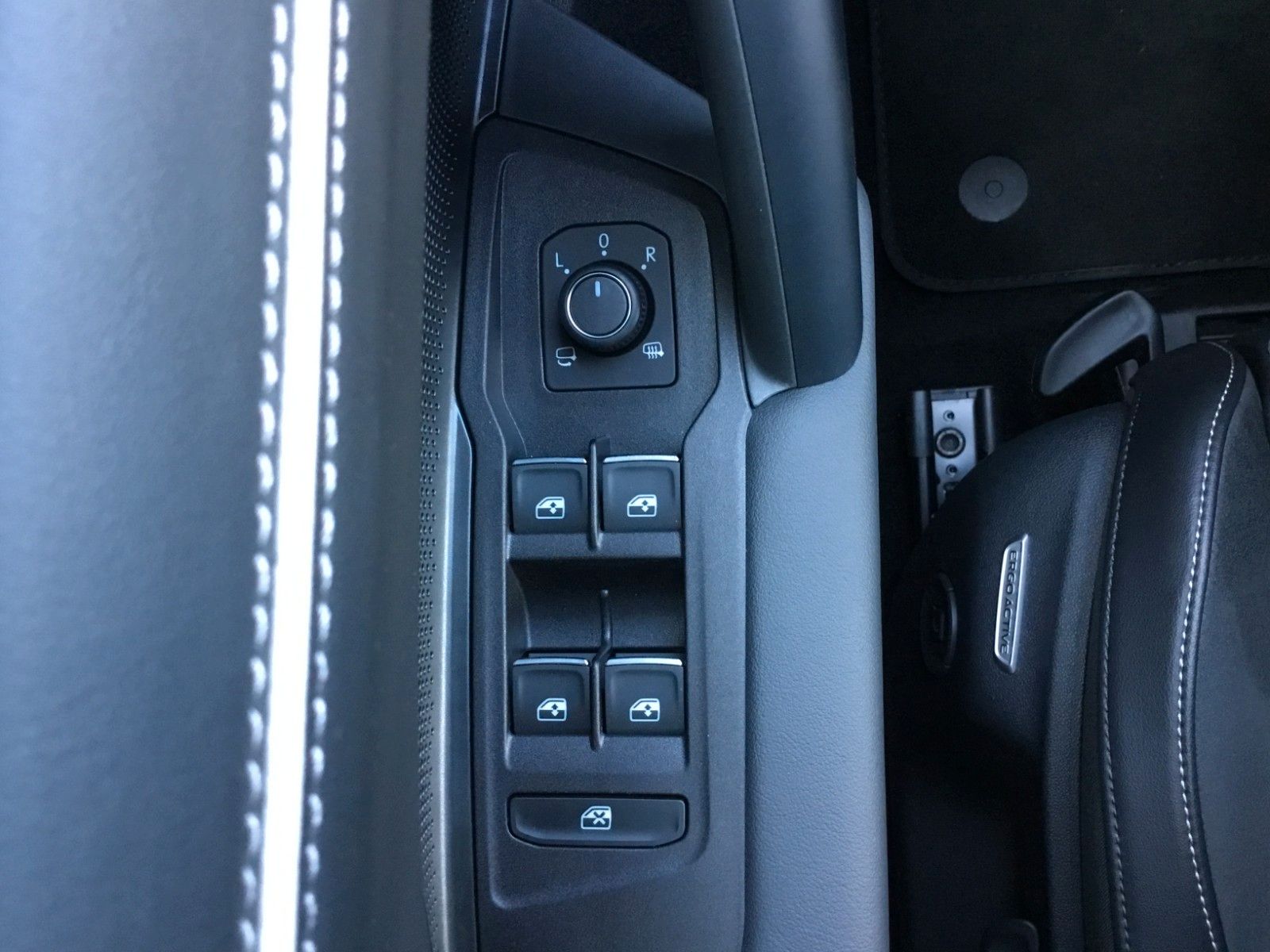 Fahrzeugabbildung Volkswagen Tiguan 1.5 eTSI DSG Elegance+360°+MatrixLED+AHK
