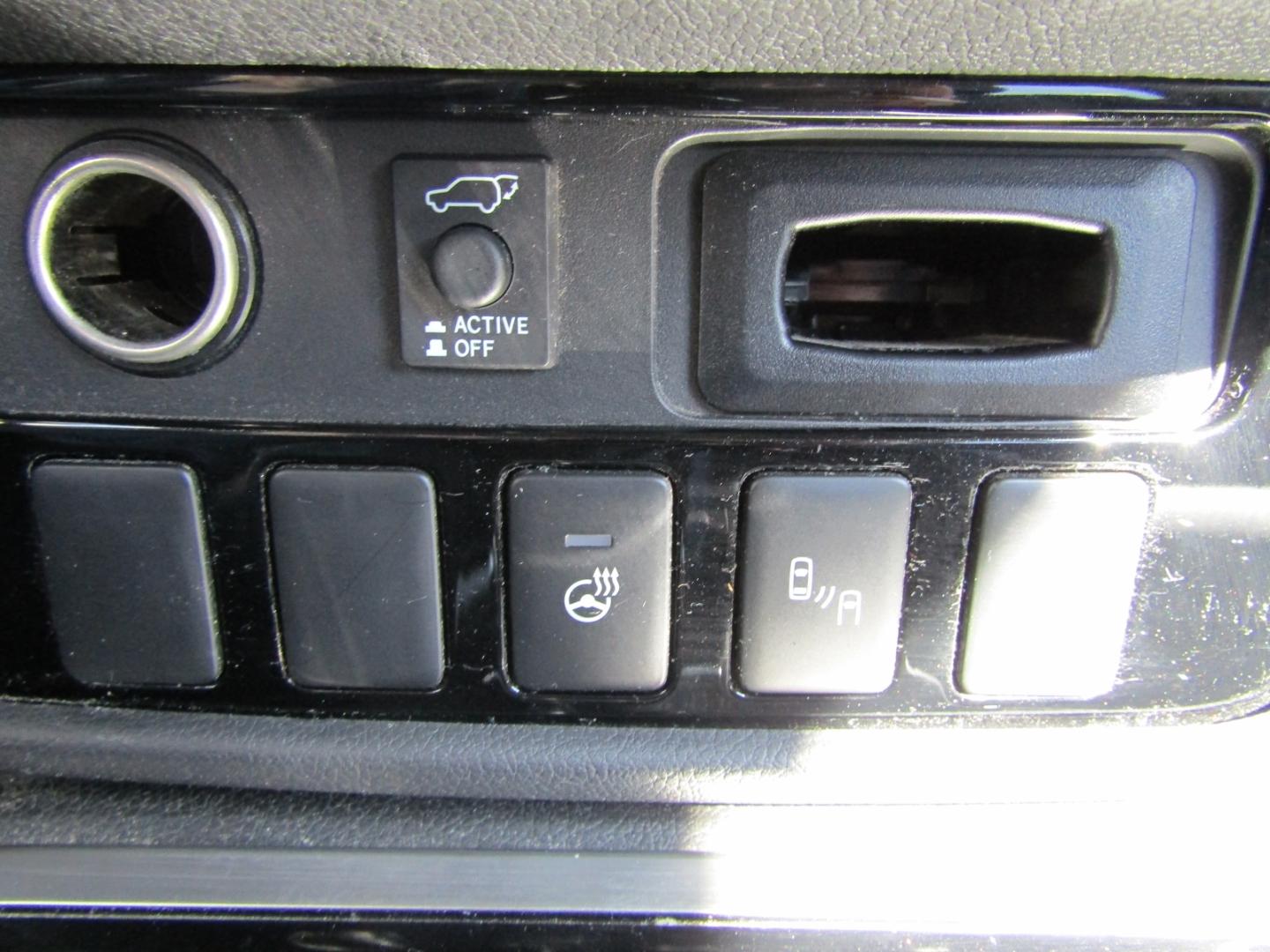 Mitsubishi Outlander Top 4WD 7-SITZER AUTOMATIK KAMERA NAVI