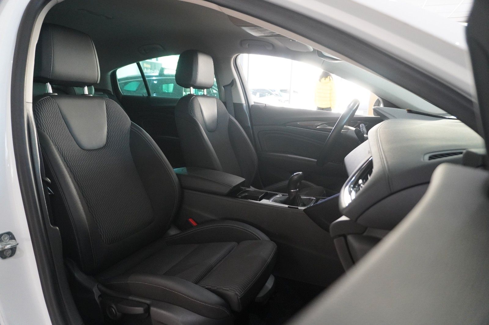 Fahrzeugabbildung Opel Insignia B GS 1.5T DYNAMIC NAVI/LED/SPORT/SH/AHK