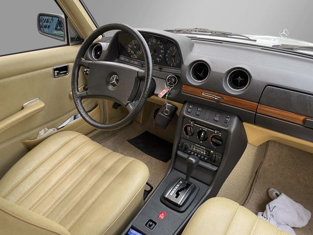 Mercedes-Benz W123 200 T*1.Hand*1.Lack*Kein Rost*Original*