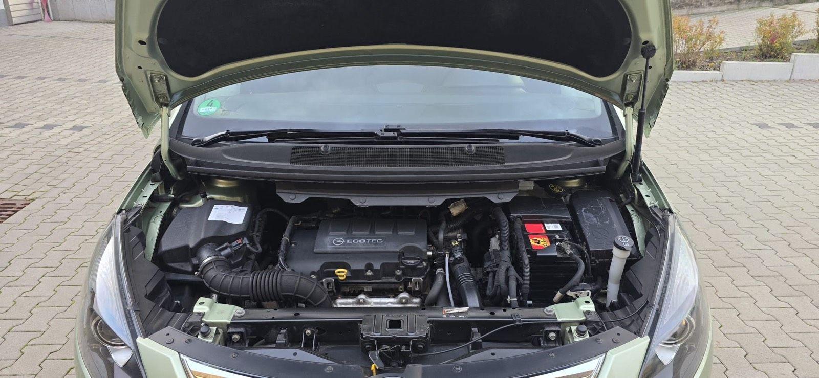 Opel Zafira 2012 — photo 6