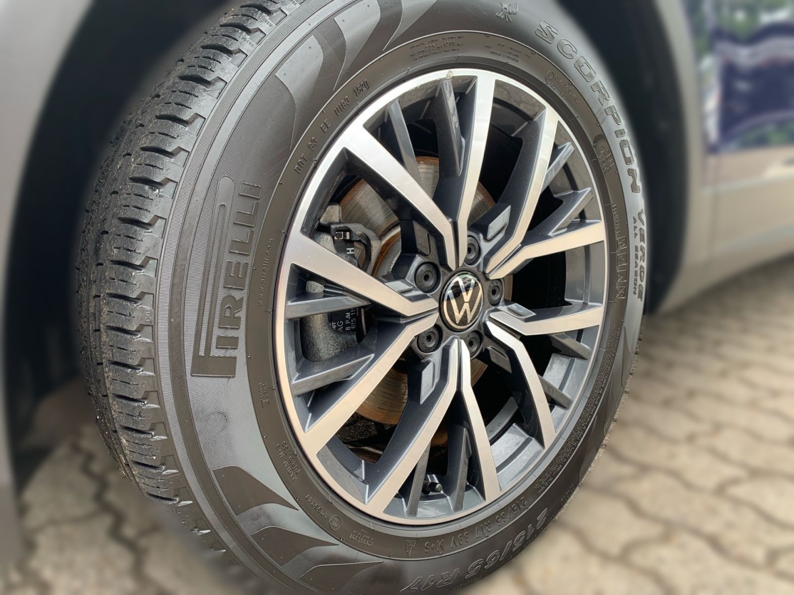 Fahrzeugabbildung Volkswagen Tiguan 1.5 TSI Comfortline BMT AHK Navi