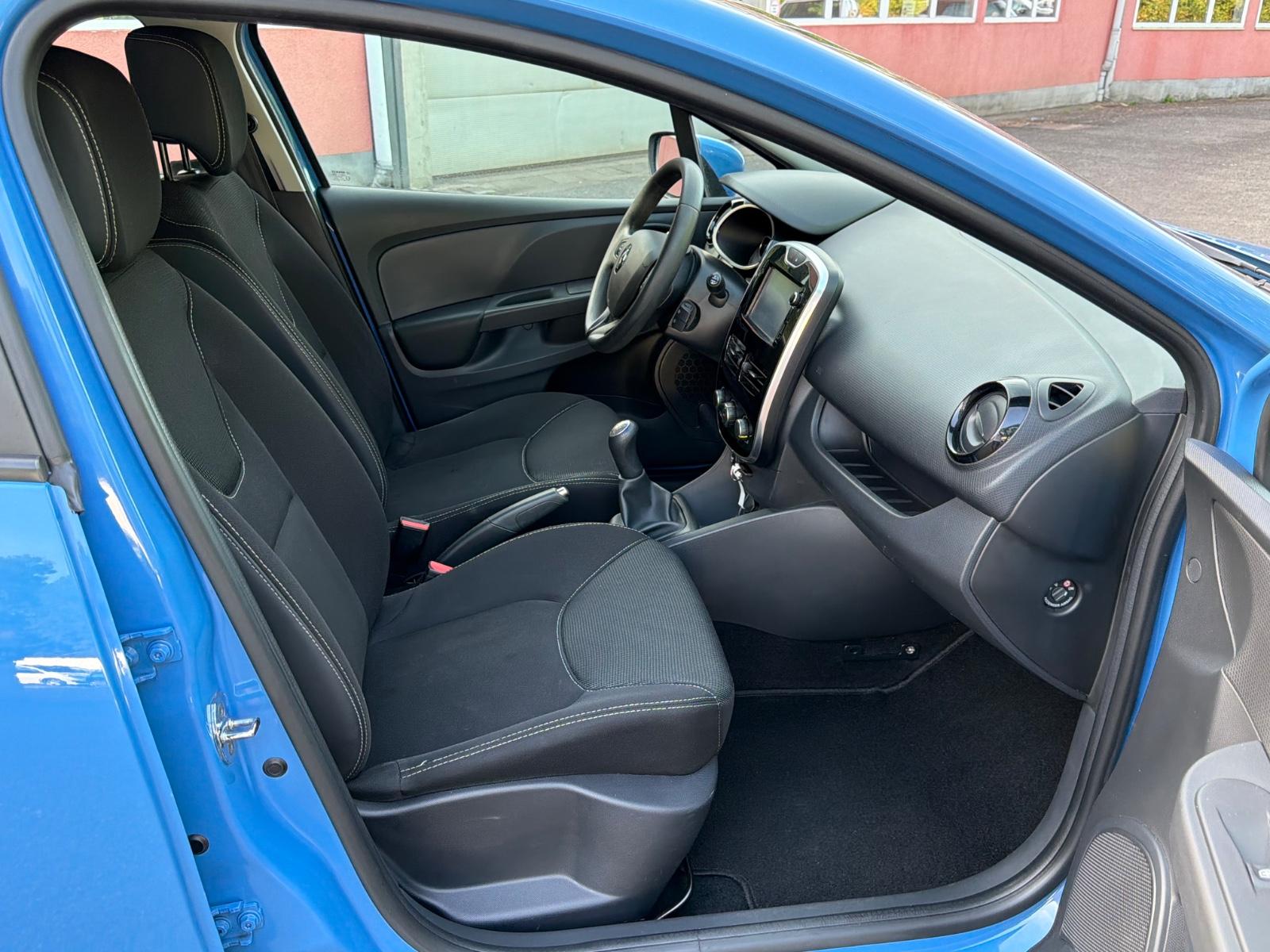 Renault Clio 2015 — photo 14