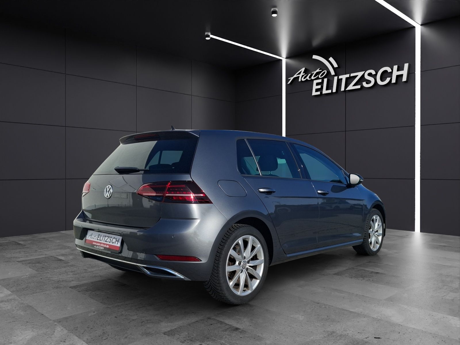Fahrzeugabbildung Volkswagen Golf VII TSI Higline LED AHK Navi Pano ACC RFK S