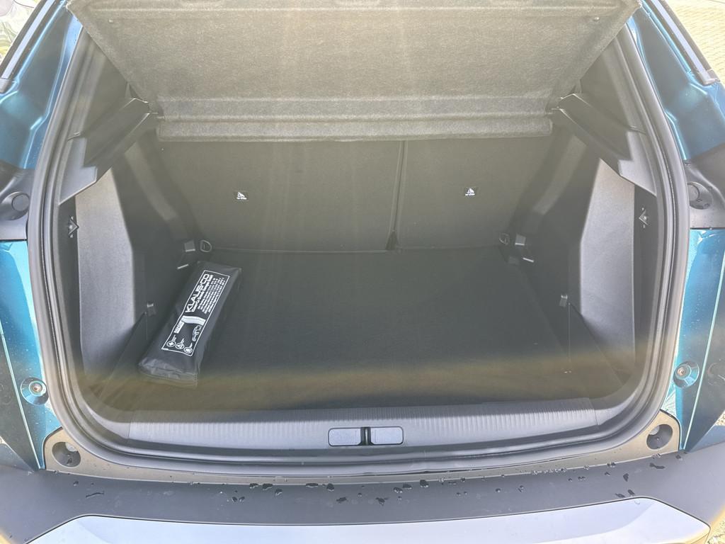 Peugeot 2008 ALLURE HYBRID 110 e-DSC6