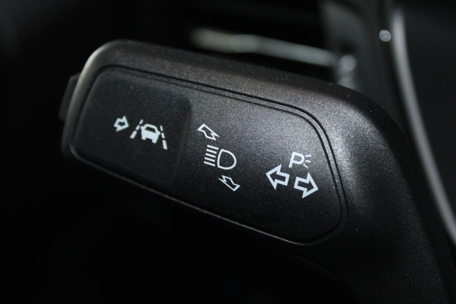 Fahrzeugabbildung Ford Focus MHEV ST-Line FahrerAssistenz + WinterPaket
