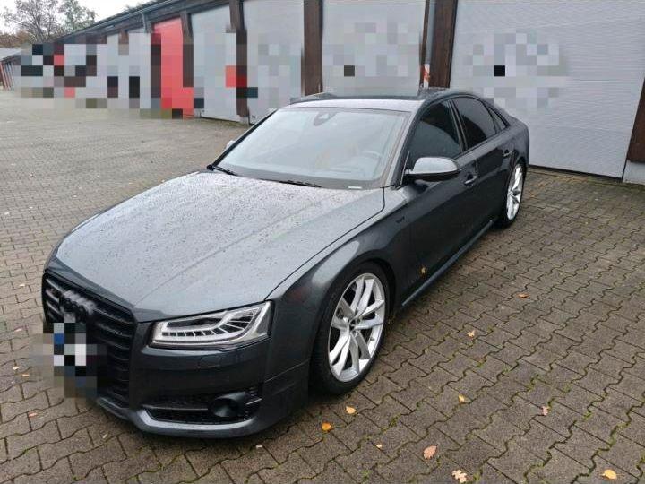 Audi S8