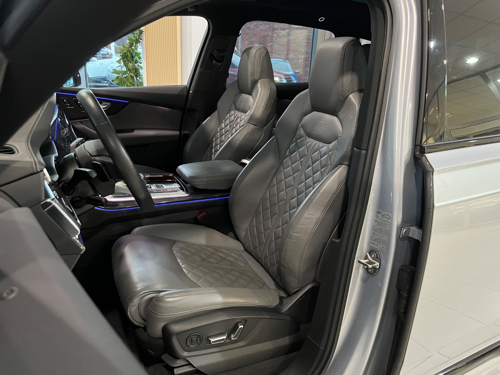 Fahrzeugabbildung Audi SQ7 4.0 TDI quattro*Head-Up * 7.SITZER*