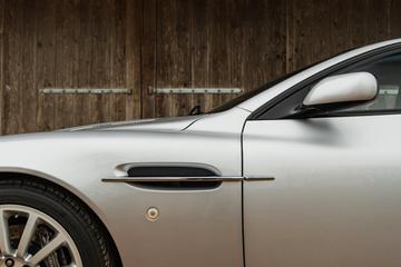 2003 Aston Martin VANQUISH — миниатюра 18