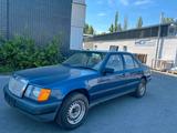 Mercedes-Benz Mercedes w 124 . 300 E . Automatik . - Mercedes-Benz 300: W124 300e