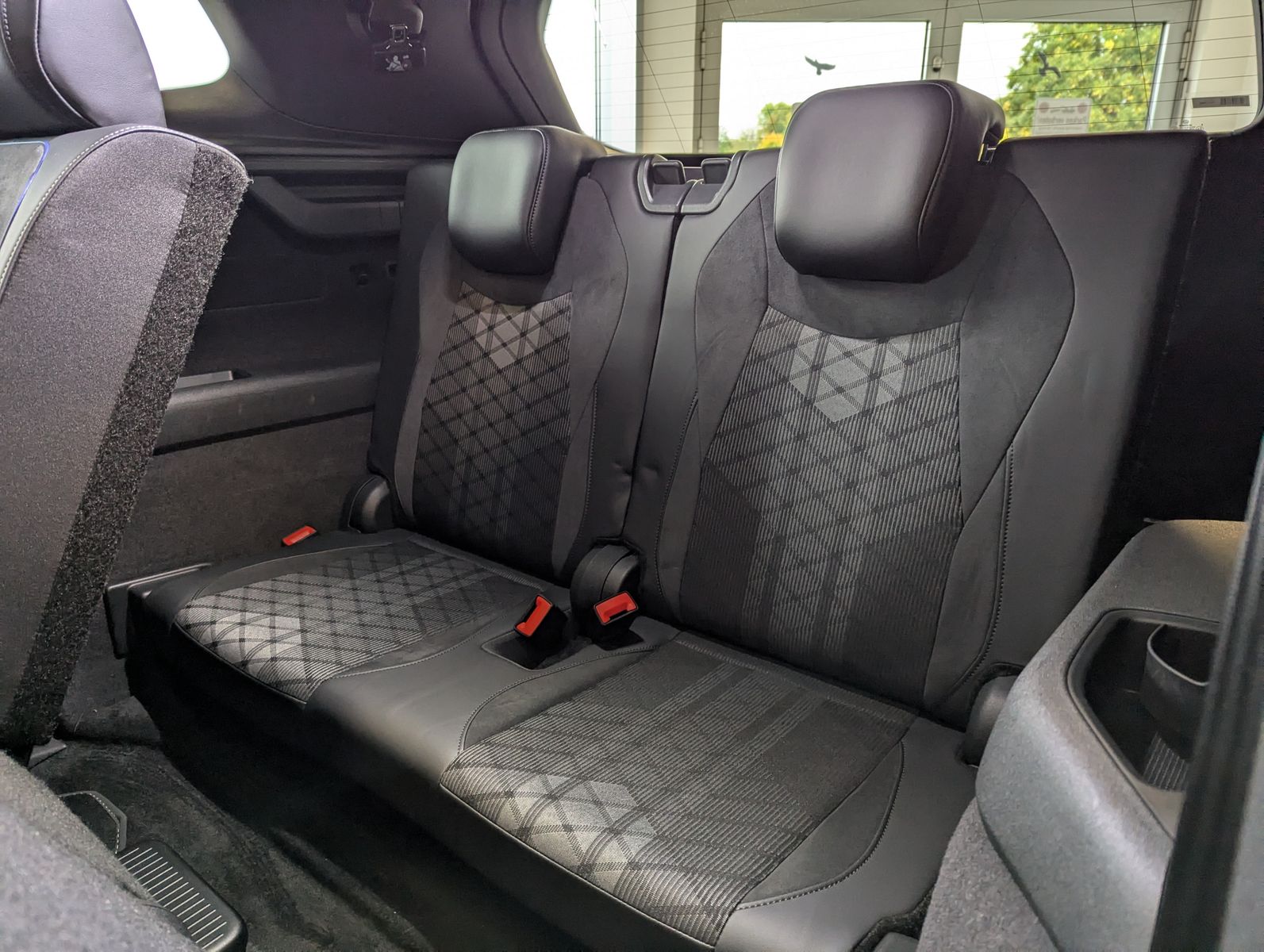 VW Tayron 2.0TDI 4M R-Line Launch Pano Black AHK 20 - Image 14