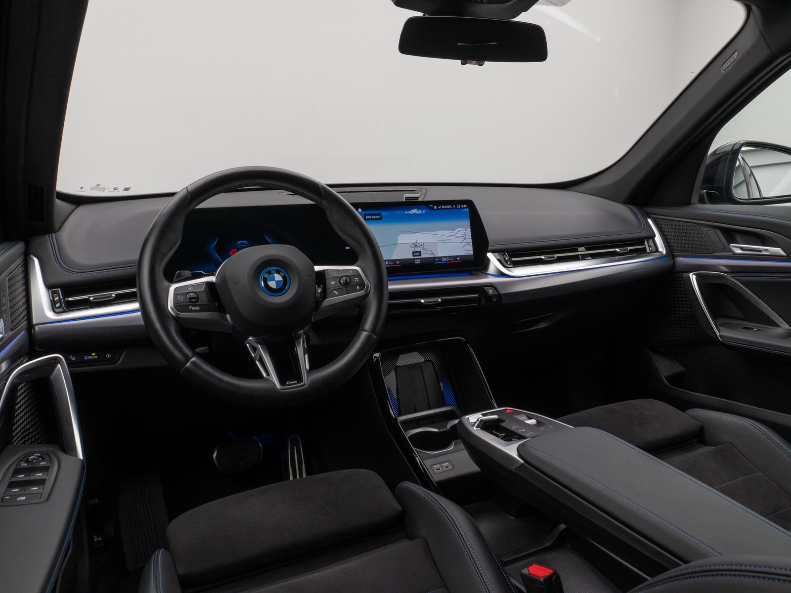 Fahrzeugabbildung BMW iX1 xD30 M Sport Kamera DAB DrivAssist Komfort