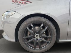 MERCEDES-BENZ CLA 200 Shooting Brake Navi Digitales Cockpit LE